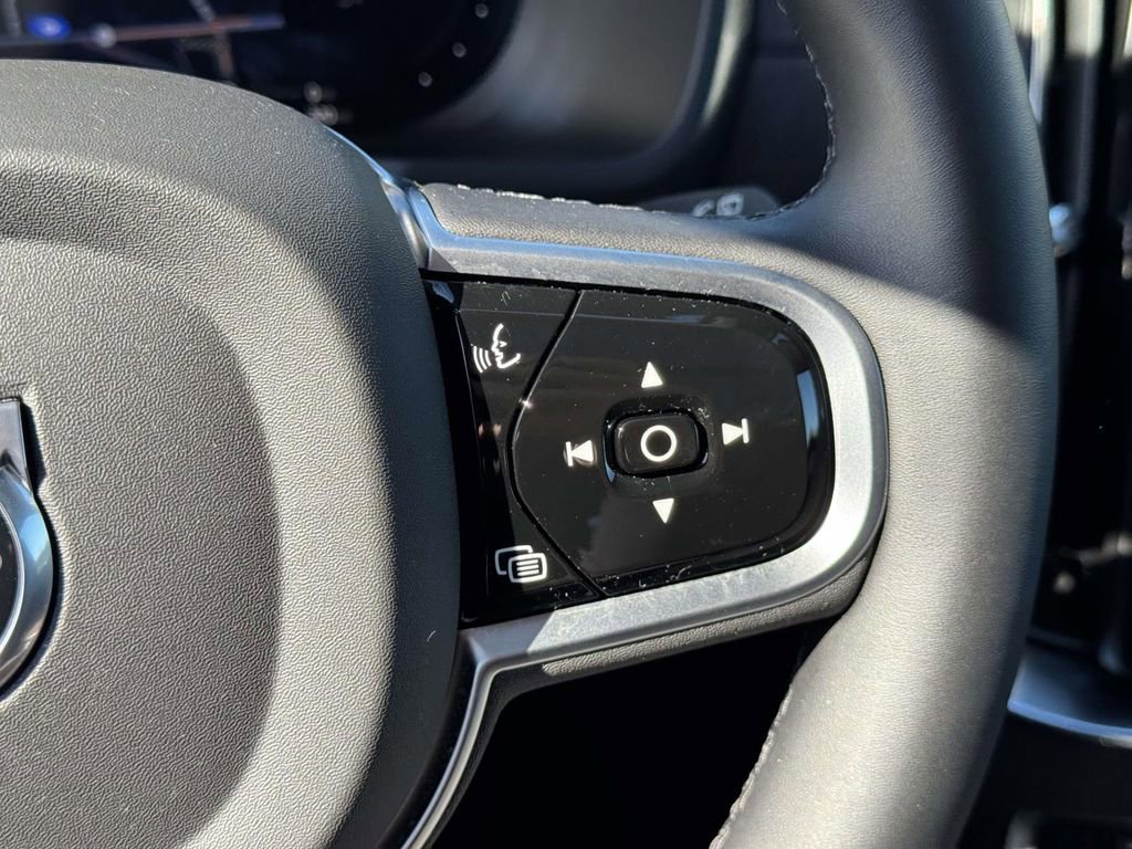 Certified 2026 Volvo XC90 T8 Plus w/ Protection Package Premier image 20