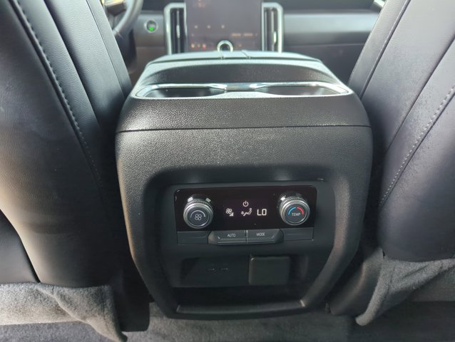 Used 2025 GMC Acadia Elevation w/ Elevation Premium Package image 18