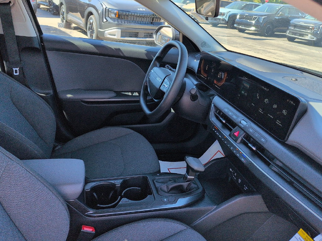 Used 2025 Kia K4 FWD image 7