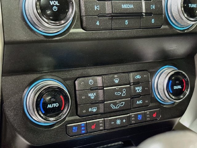 Used 2019 Ford F150 Lariat w/ Equipment Group 502A Luxury AWD/4WD image 15