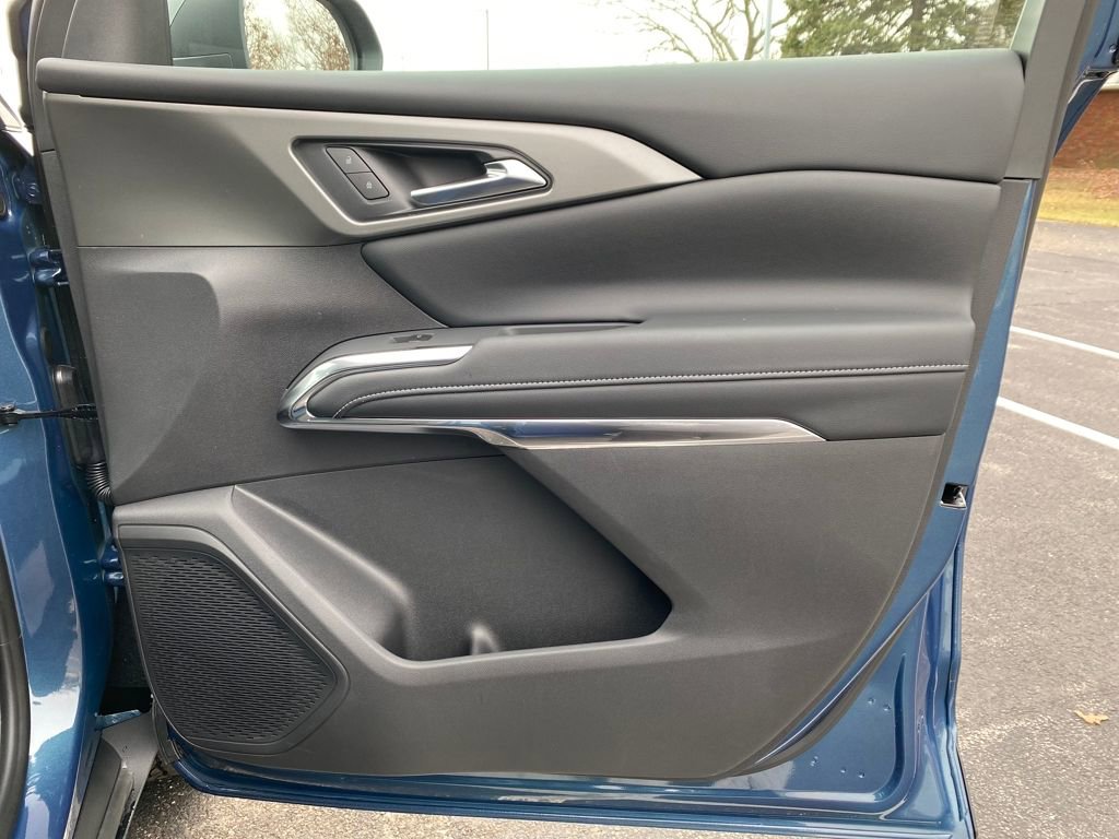 New 2026 Chevrolet Traverse LT w/ Sun and Wheel Package image 9