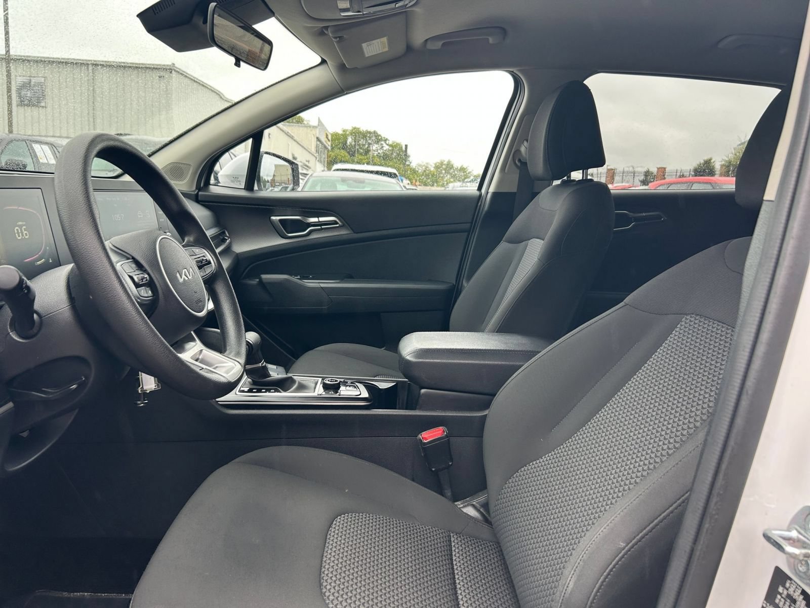 Used 2025 Kia Sportage LX AWD/4WD image 21