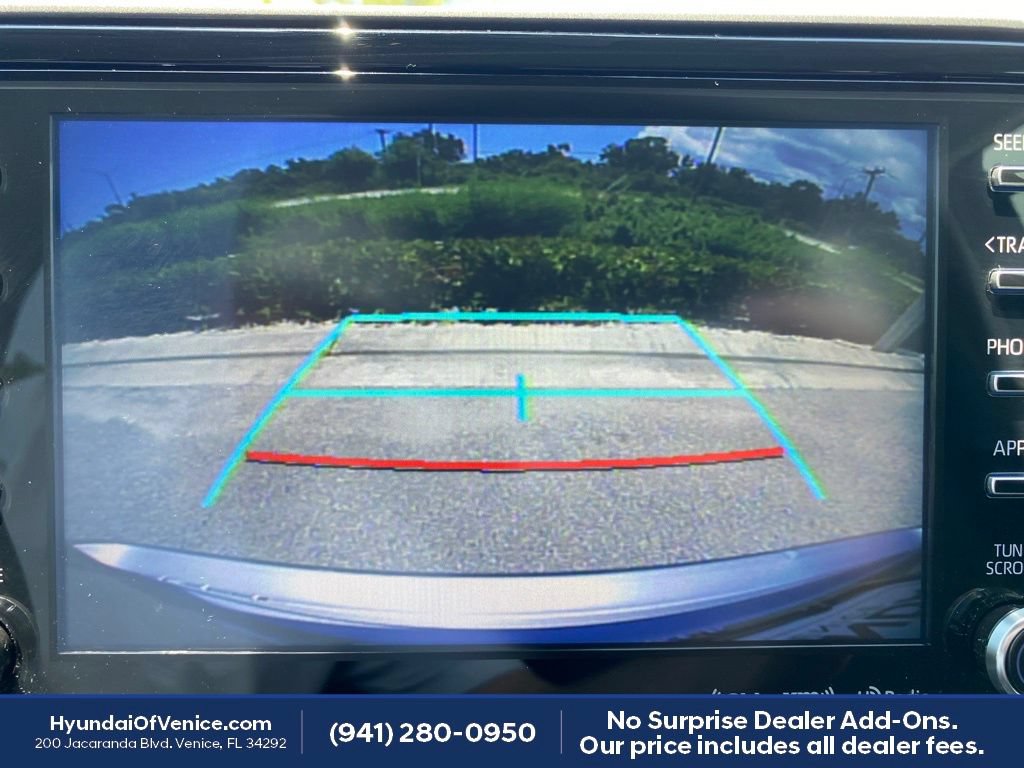 Used 2020 Toyota Highlander LE FWD image 6