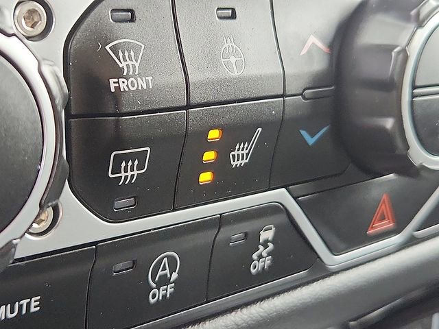 Used 2025 Jeep Wrangler Unlimited Sahara AWD/4WD image 19