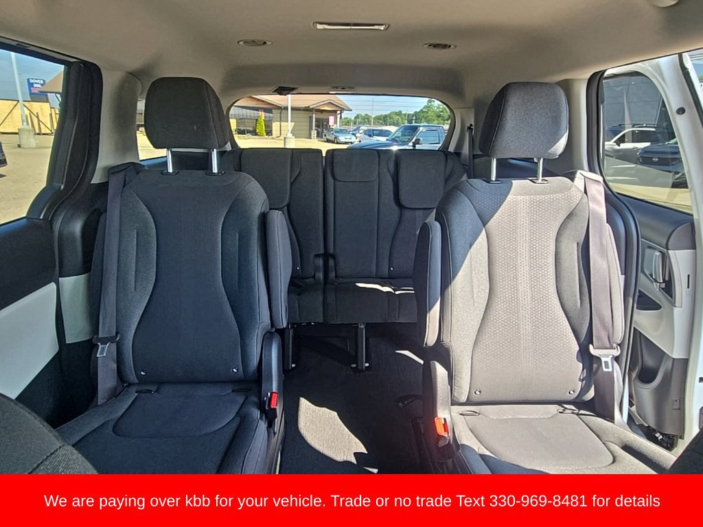 Used 2024 Kia Carnival LX FWD image 34