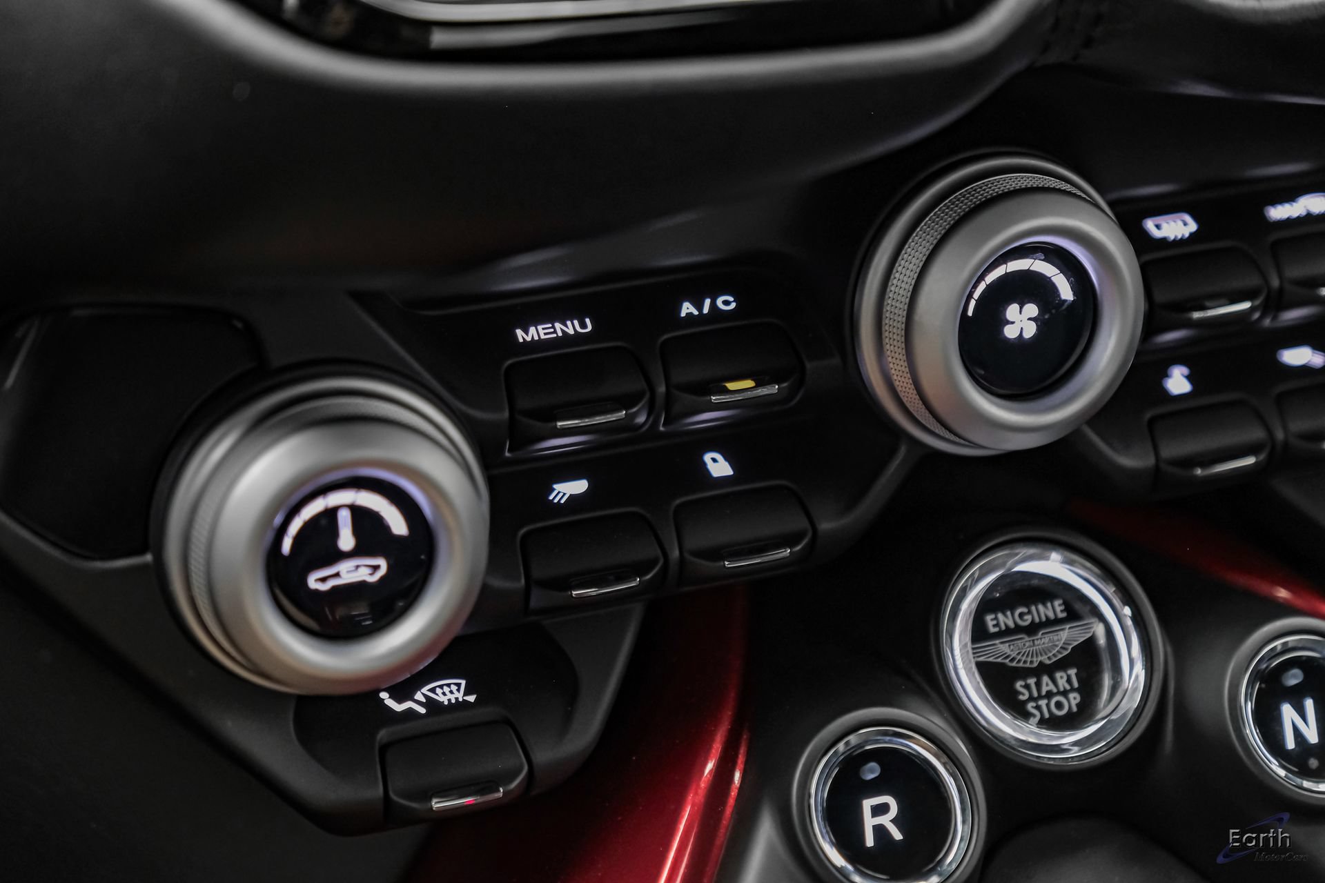 Used 2019 Aston Martin V8 Vantage Coupe RWD image 72