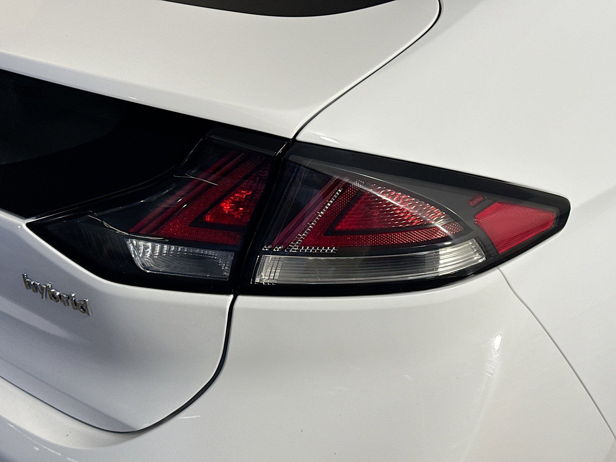 Used 2020 Hyundai Ioniq Limited image 34