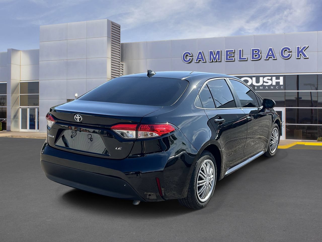 Used 2023 Toyota Corolla LE FWD image 5