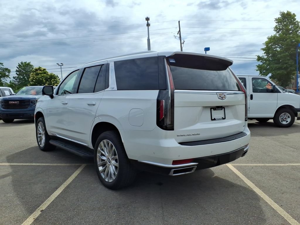 Used 2023 Cadillac Escalade Premium Luxury w/ LPO, Floor Liner Package AWD/4WD image 7