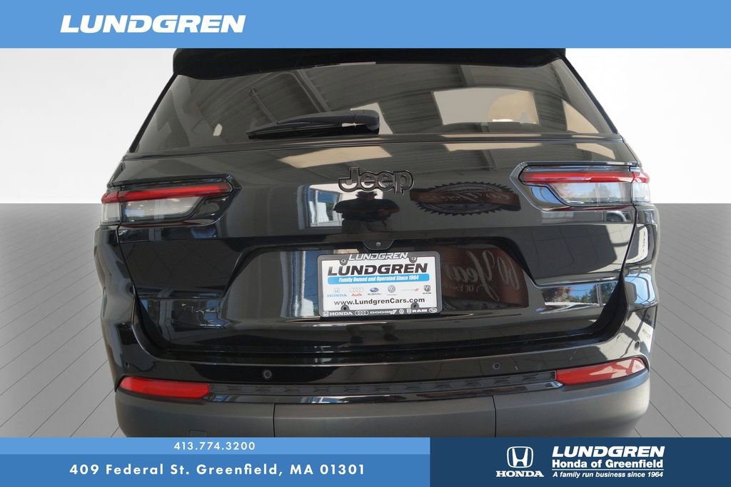Used 2023 Jeep Grand Cherokee L Laredo image 8