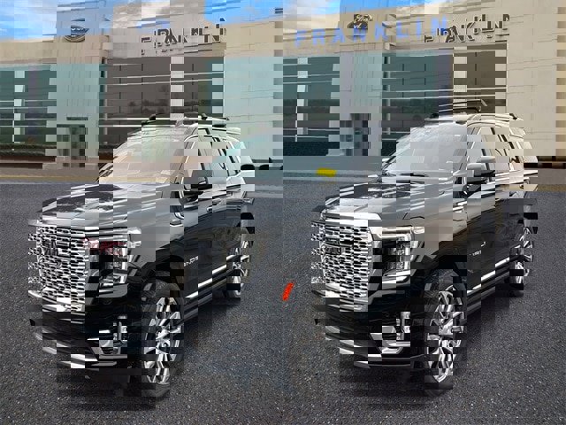 Used 2021 GMC Yukon Denali w/ Denali Premium Package image 3