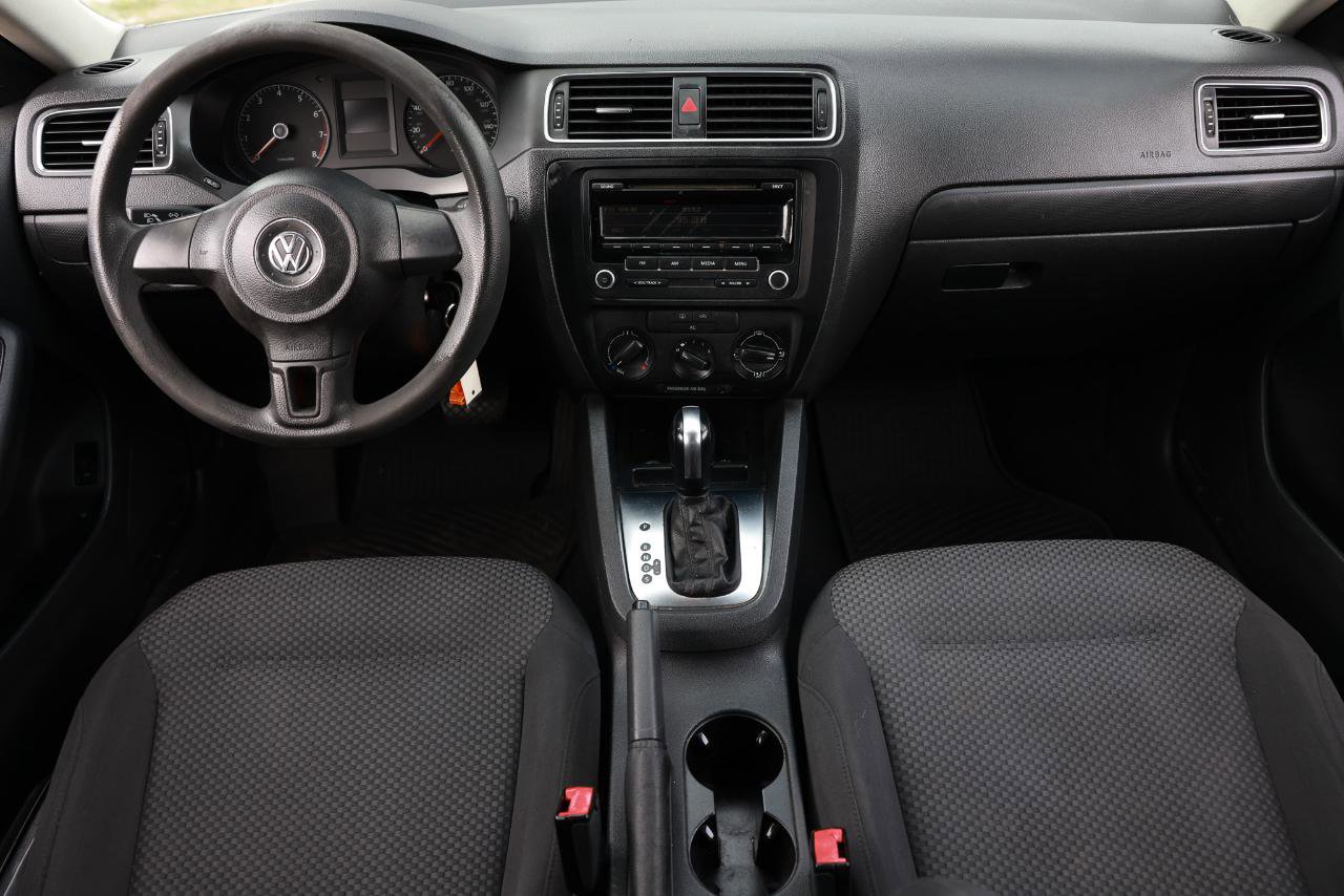 Used 2012 Volkswagen Jetta S FWD image 2