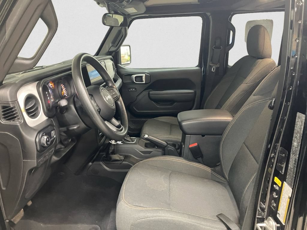 Used 2025 Jeep Gladiator Sport AWD/4WD image 9