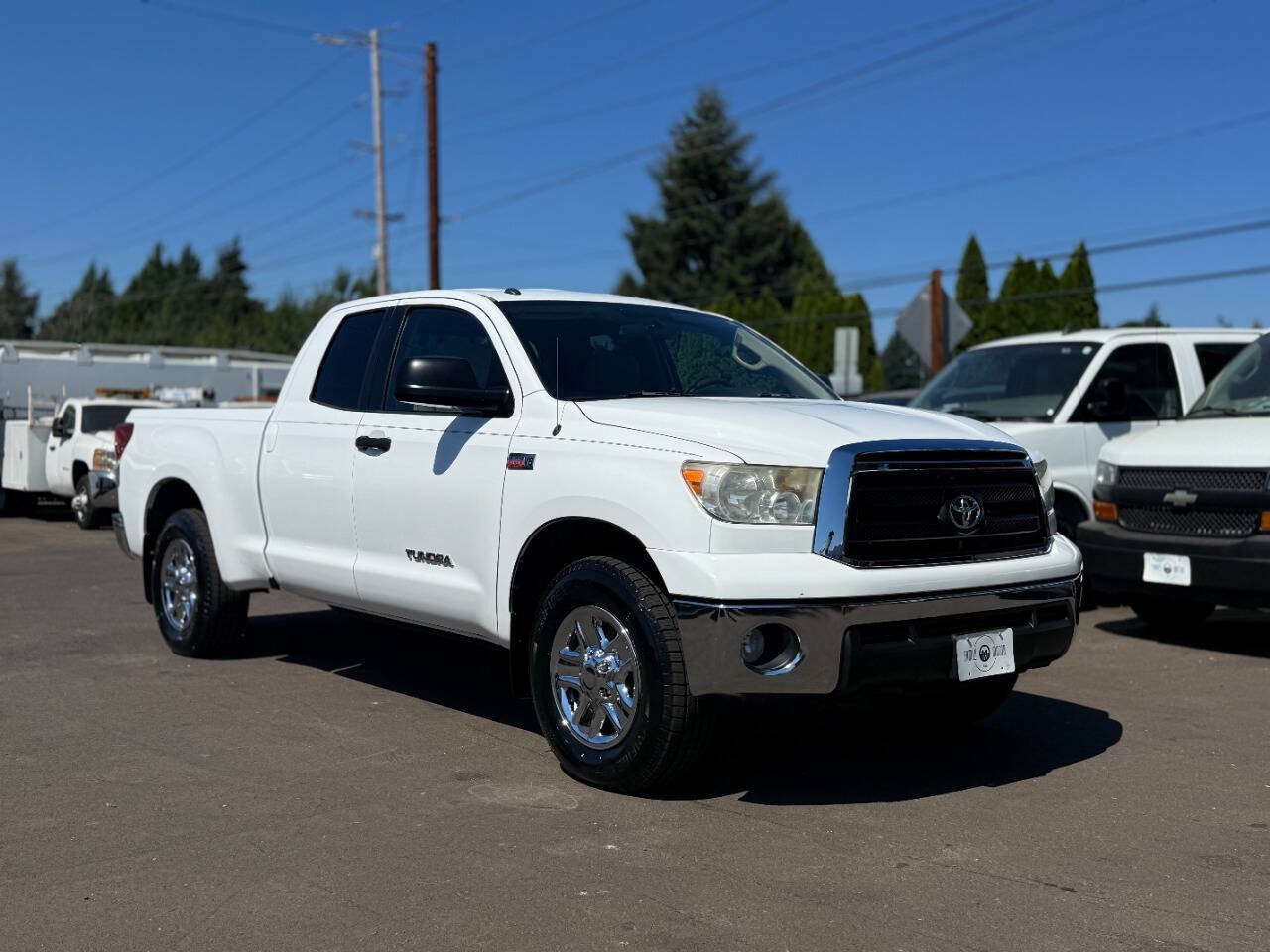 Used 2013 Toyota Tundra 4x4 Double Cab w/ Tow Pkg image 1