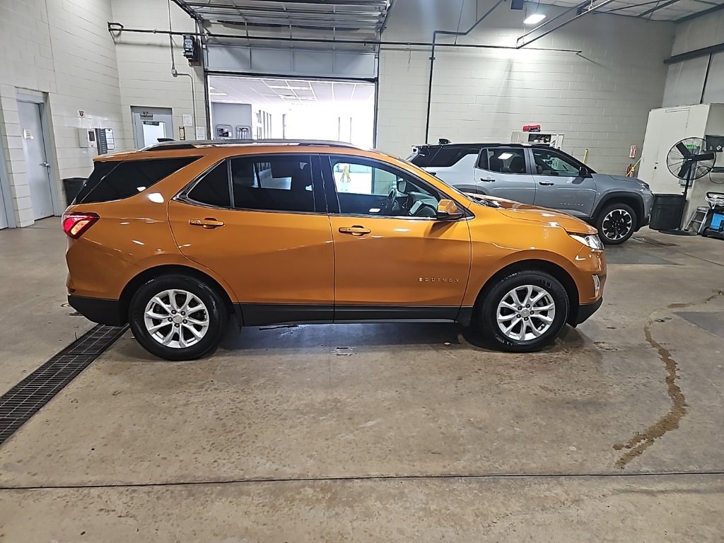 Used 2018 Chevrolet Equinox LT w/ Sun & Infotainment Package image 8