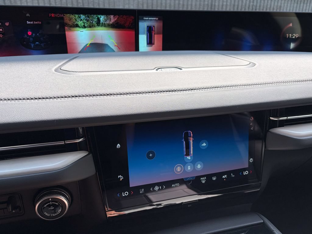 New 2027 Lincoln Navigator Premiere AWD/4WD image 42
