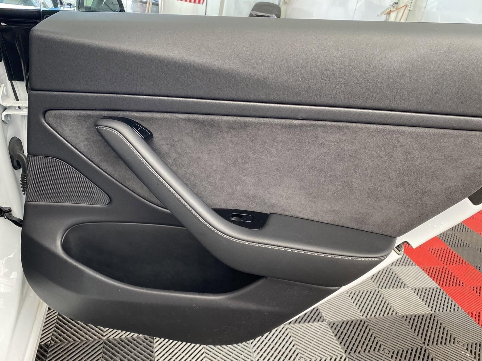 Used 2018 Tesla Model 3 Performance image 12