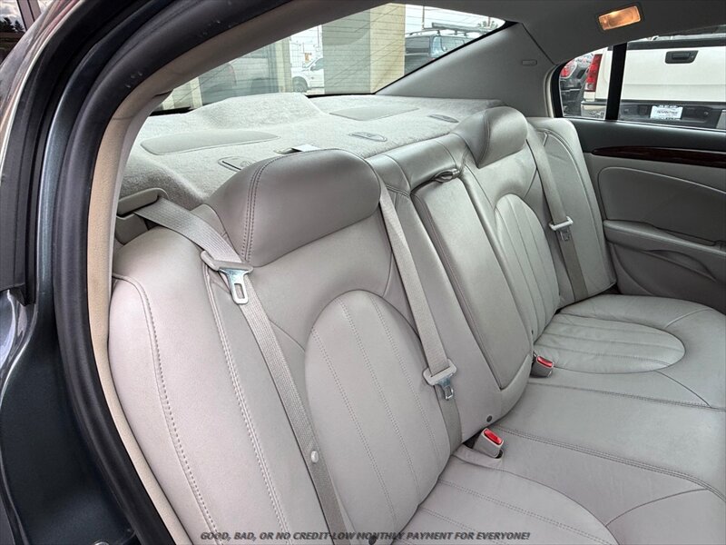 Used 2011 Buick Lucerne CXL FWD image 15
