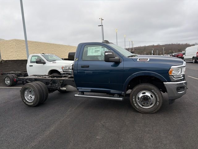 New 2024 RAM 3500 Tradesman image 2