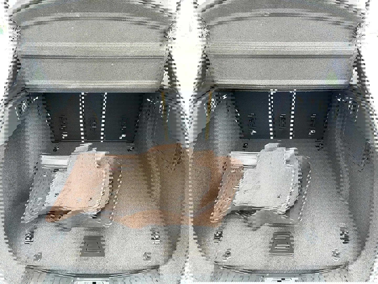 Used 2018 Jaguar F-PACE Prestige image 30