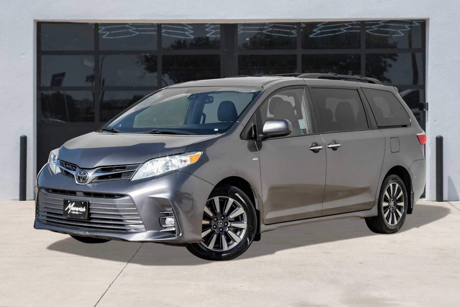 Used 2018 Toyota Sienna XLE