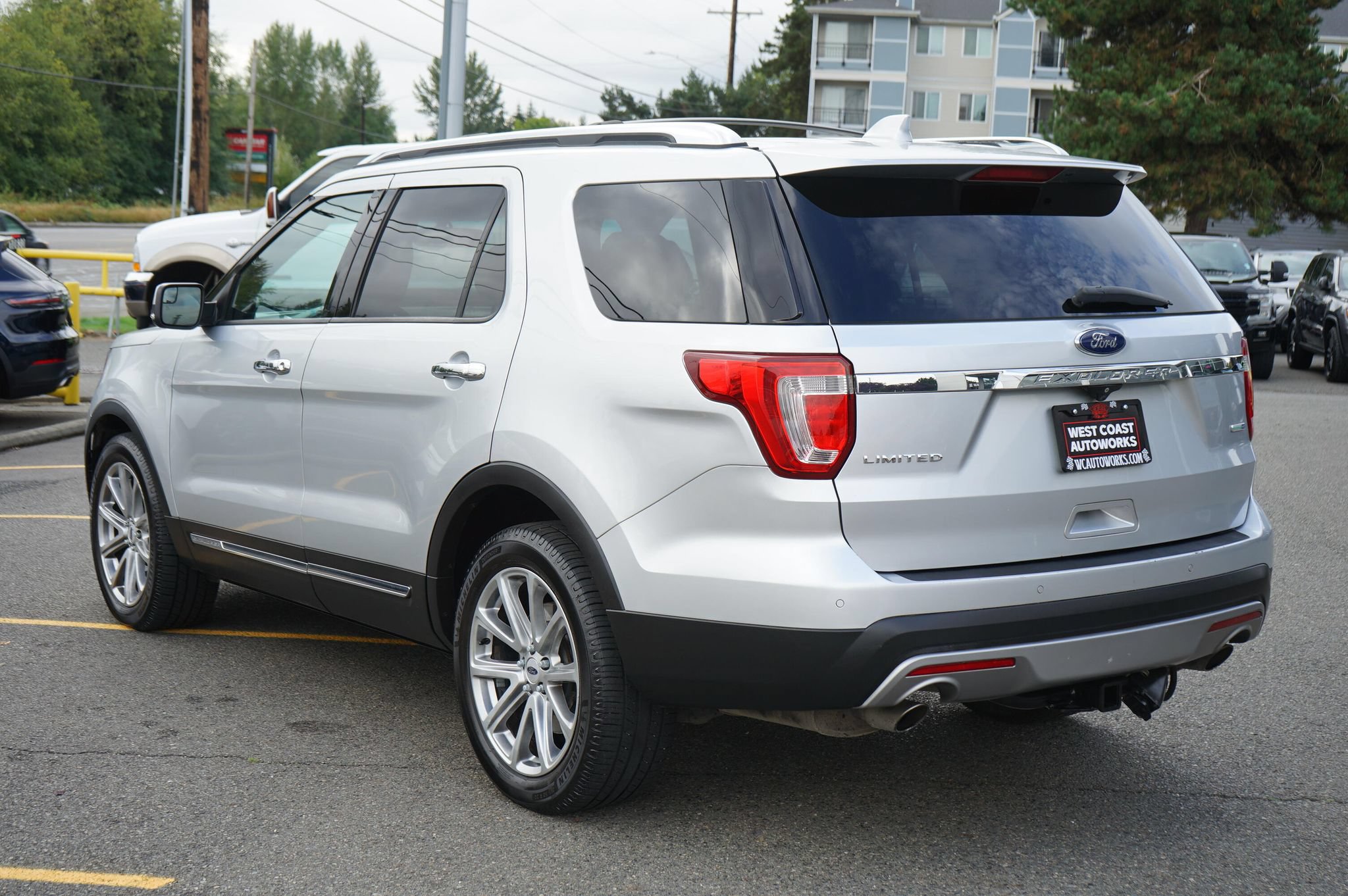 Used 2016 Ford Explorer Limited AWD/4WD image 3