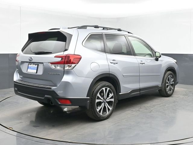Used 2020 Subaru Forester Limited image 10