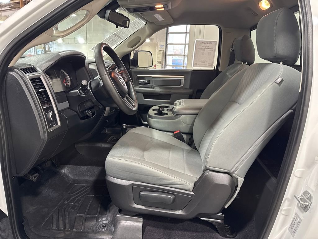 Used 2016 RAM 3500 Tradesman w/ Chrome Appearance Group image 12