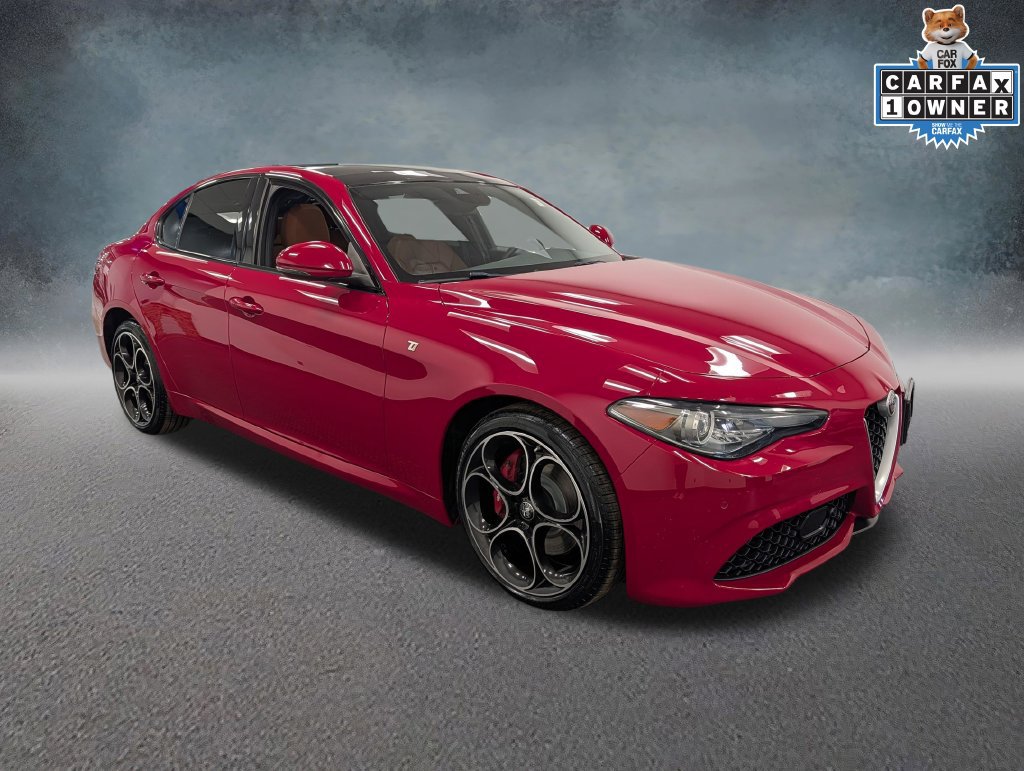 Used 2022 Alfa Romeo Giulia Ti AWD/4WD image 3