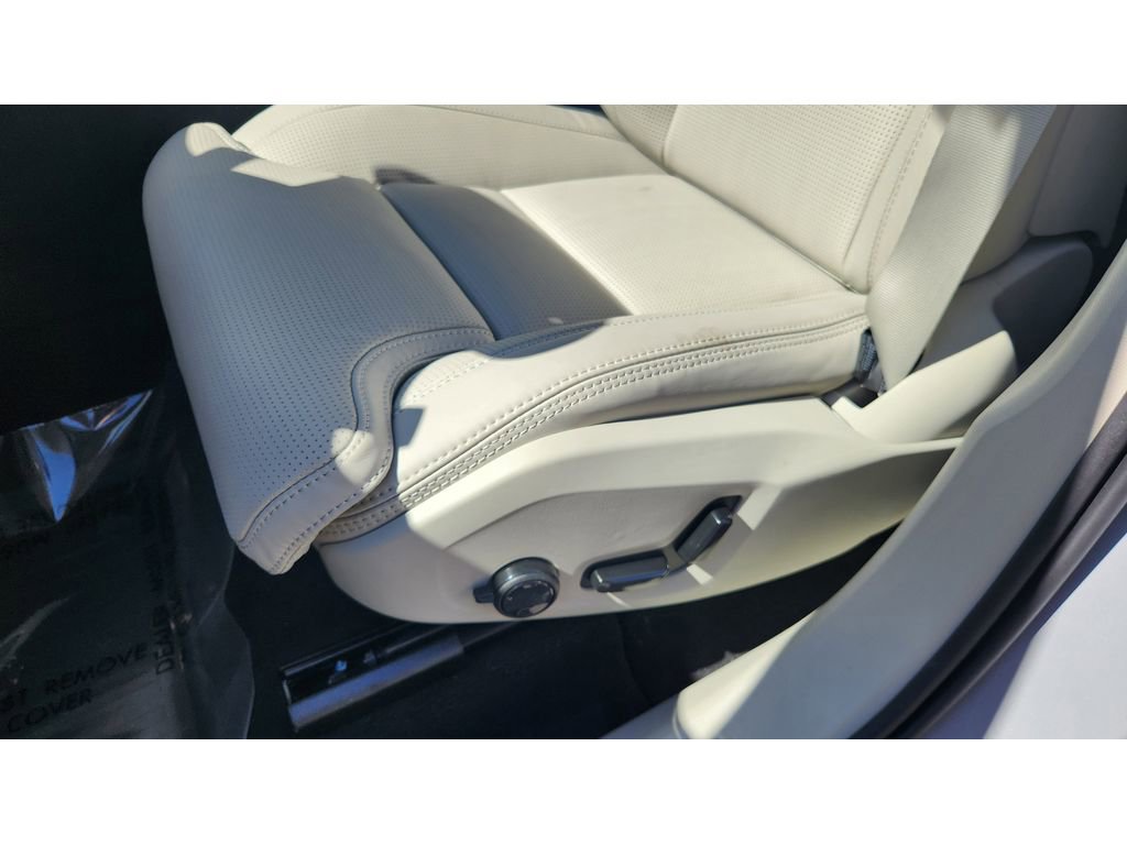New 2026 Volvo XC60 B5 Ultra w/ Protection Package Premier image 15