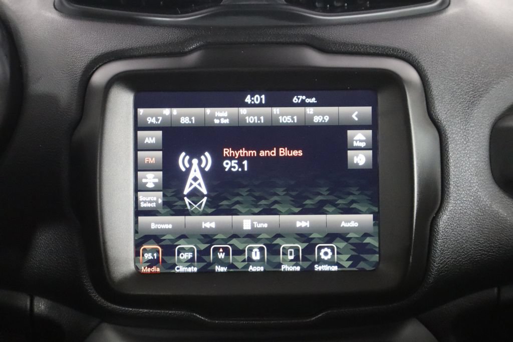 Used 2023 Jeep Renegade Latitude w/ Sun & Fun Group AWD/4WD image 25