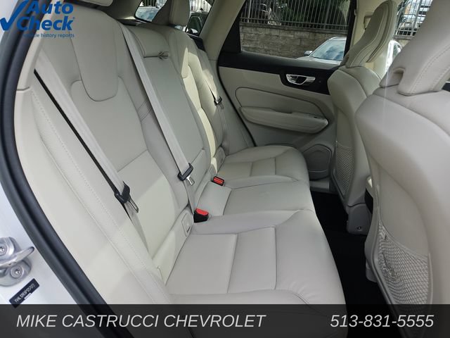 Used 2023 Volvo XC60 B5 Plus AWD/4WD image 29