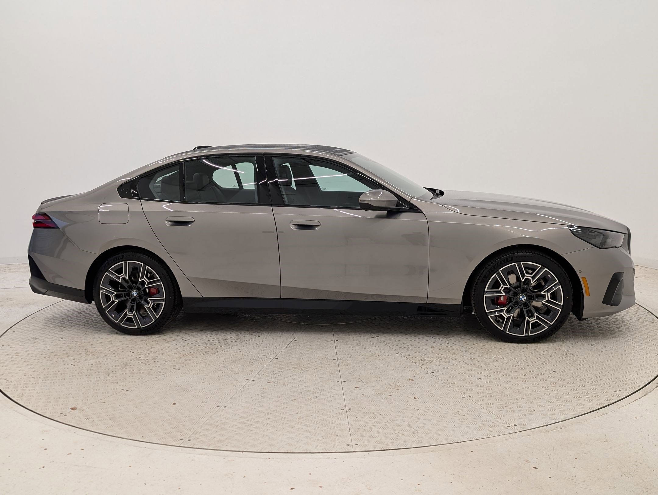 New 2026 BMW 530i RWD image 8