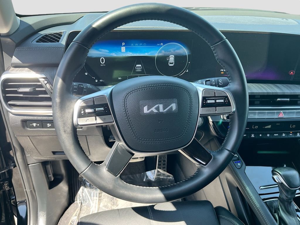 Used 2024 Kia Telluride SX w/ Towing Package image 11