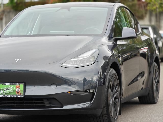 Used 2025 Tesla Model Y Long Range AWD/4WD image 6