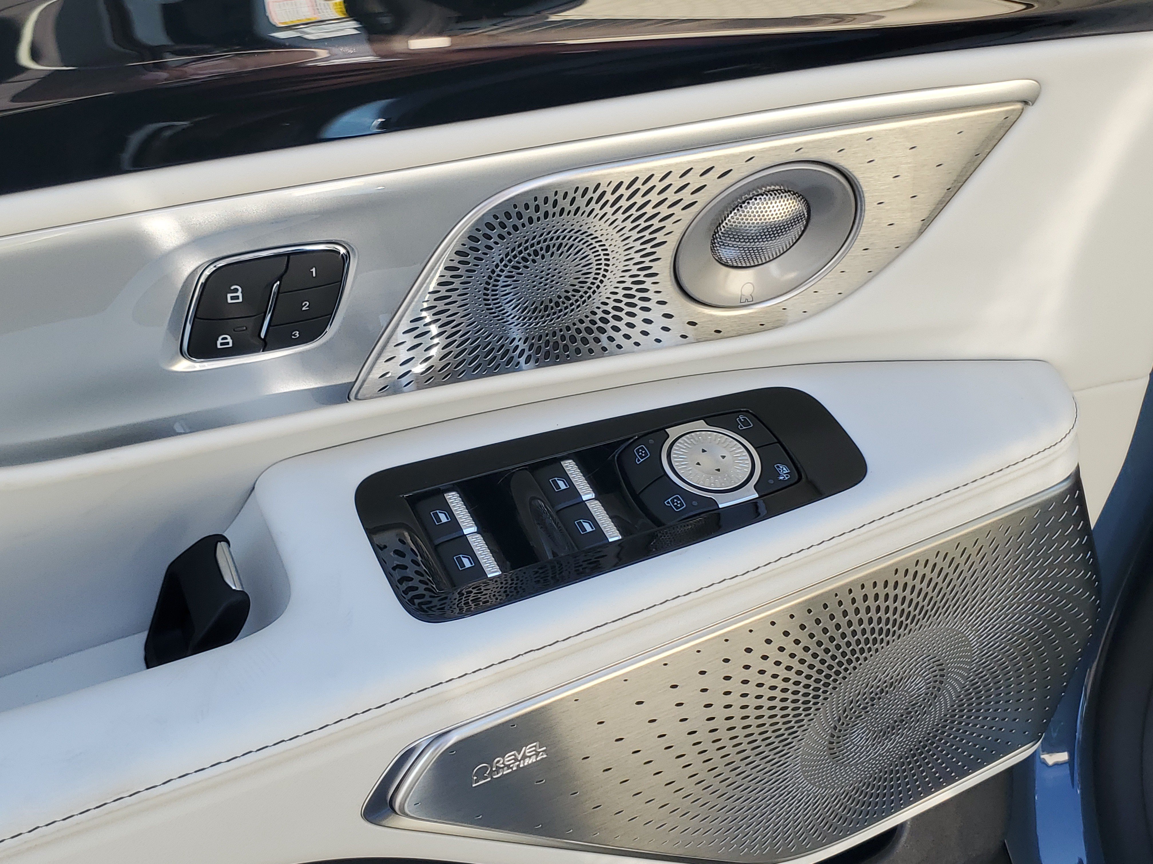New 2026 Lincoln Nautilus Black Label AWD/4WD image 9
