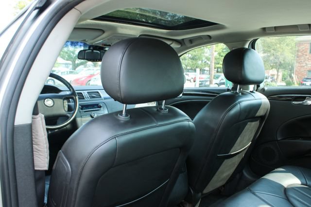 Used 2007 Buick Lucerne CXS w/ Driver Confidence Package FWD image 30