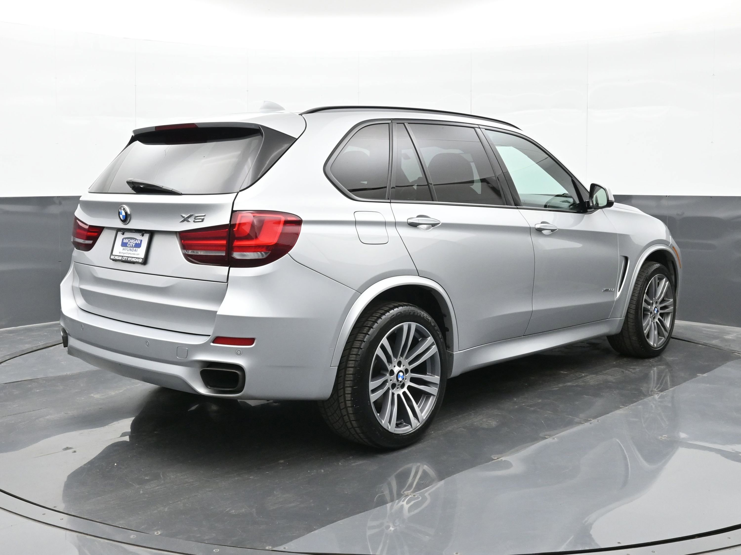 Used 2017 BMW X5 xDrive50i image 8