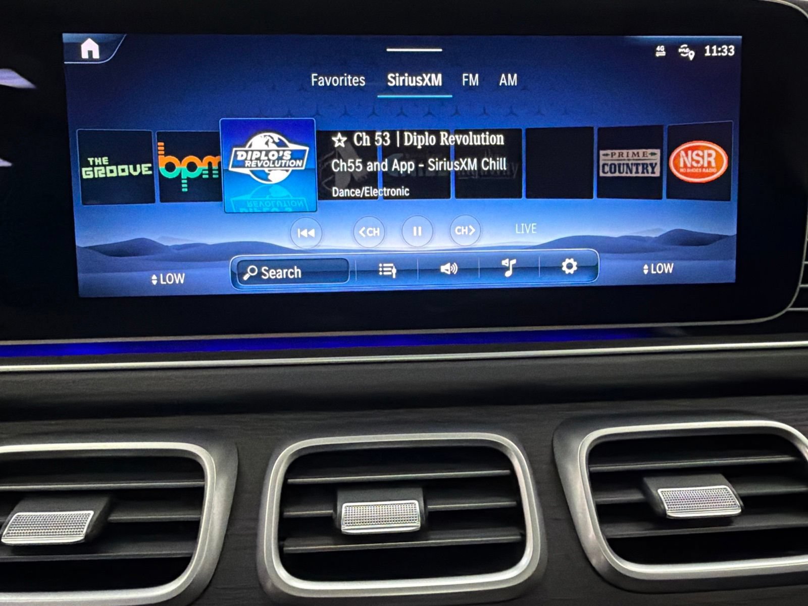Used 2026 Mercedes-Benz GLS 450 4MATIC w/ AMG Line Exterior image 34