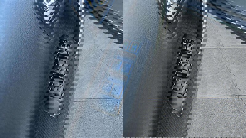 Used 2012 Nissan Rogue S image 16