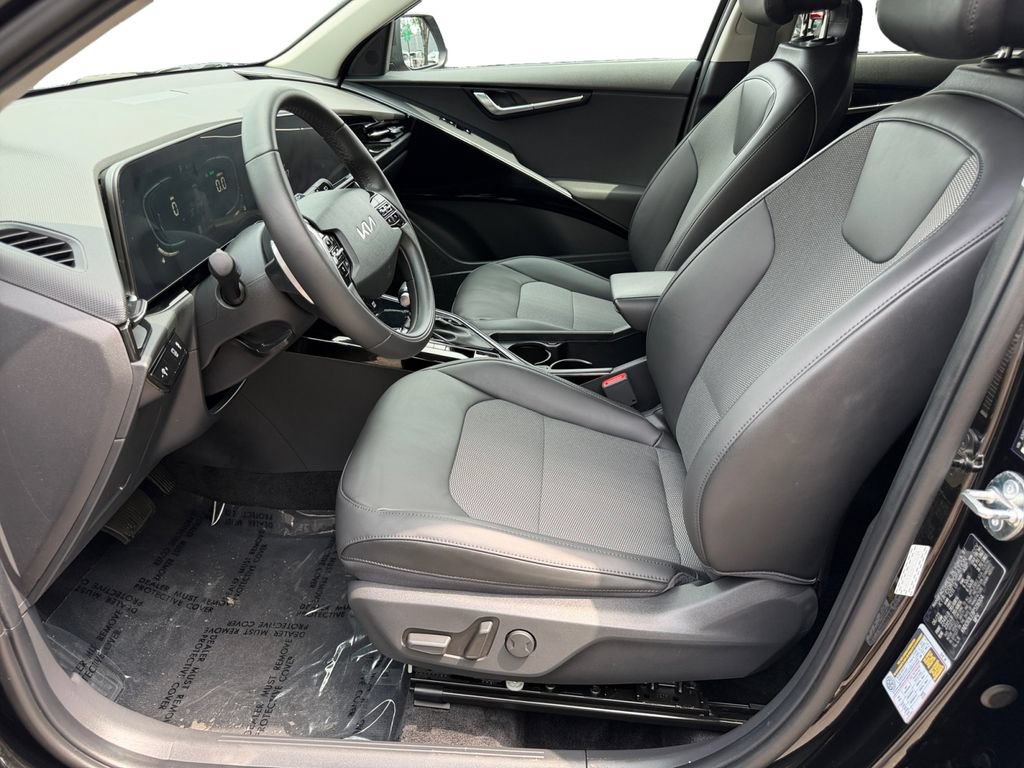 Certified 2023 Kia Niro EX FWD image 17