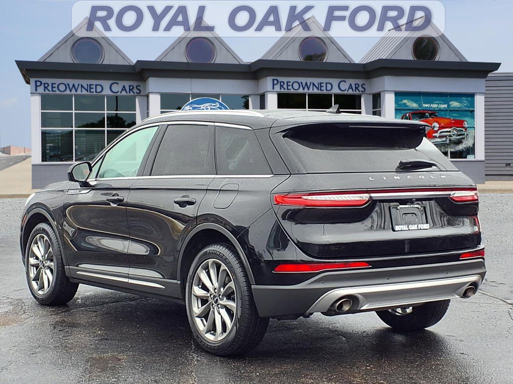 Used 2022 Lincoln Corsair AWD w/ Premium Package image 2