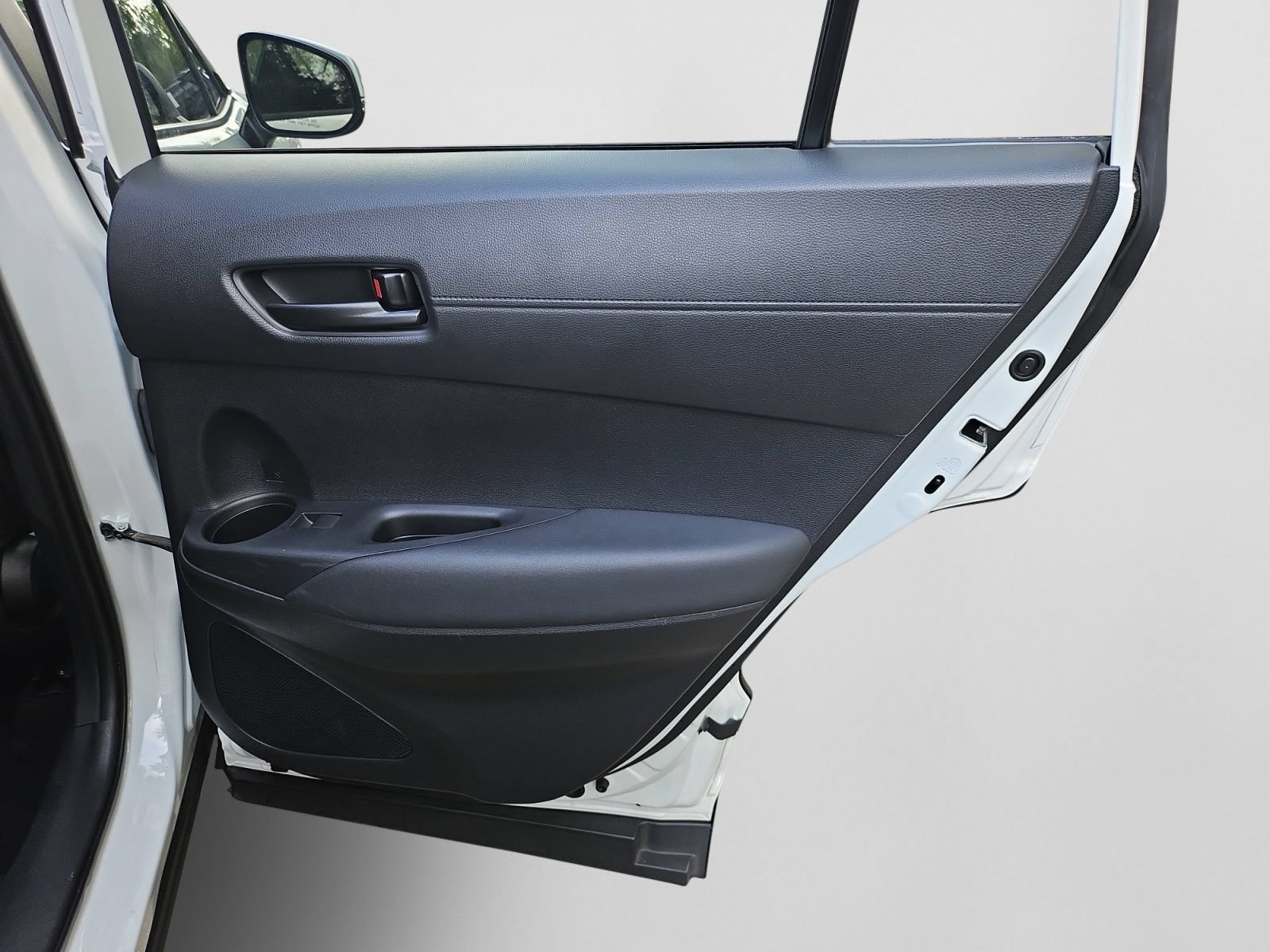 Used 2024 Toyota Corolla Cross LE w/ Moonroof Package FWD image 38