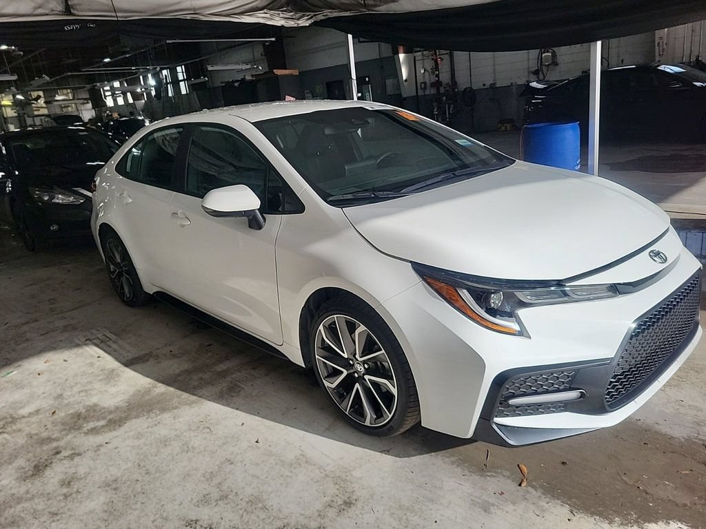 Used 2022 Toyota Corolla SE FWD image 3
