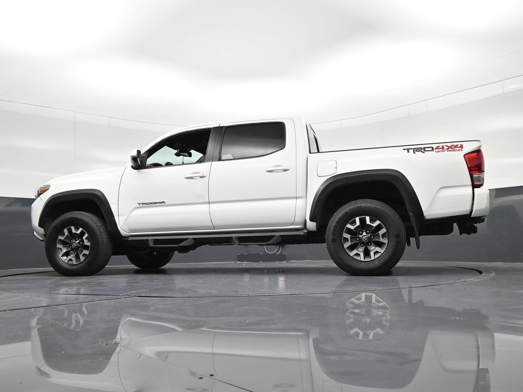 Used 2018 Toyota Tacoma TRD Off-Road w/ Technology Package AWD/4WD image 35