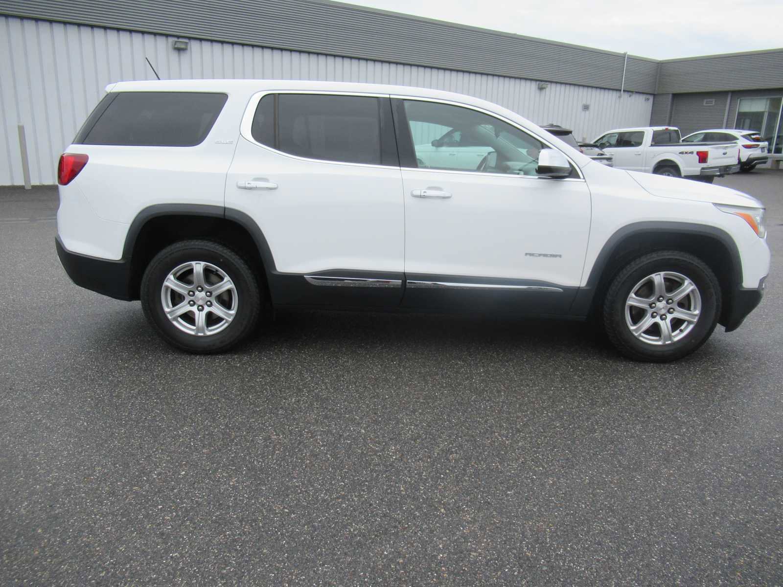 Used 2018 GMC Acadia SLE FWD image 4