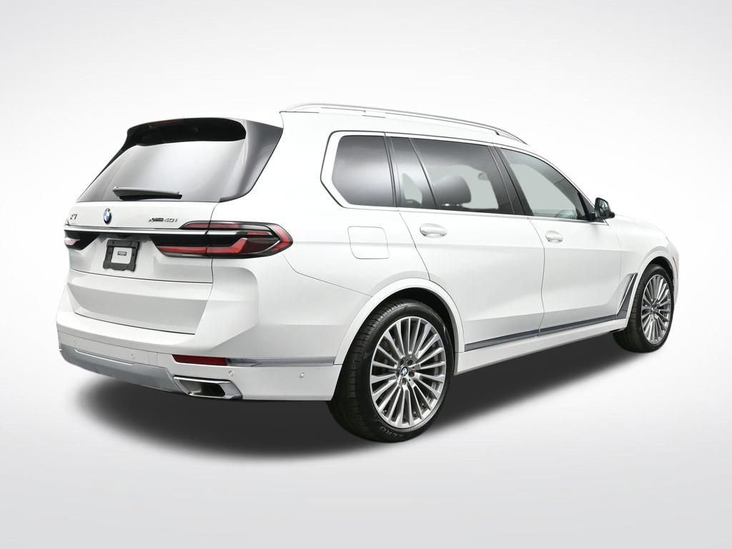 Used 2023 BMW X7 xDrive40i w/ Premium Package image 2