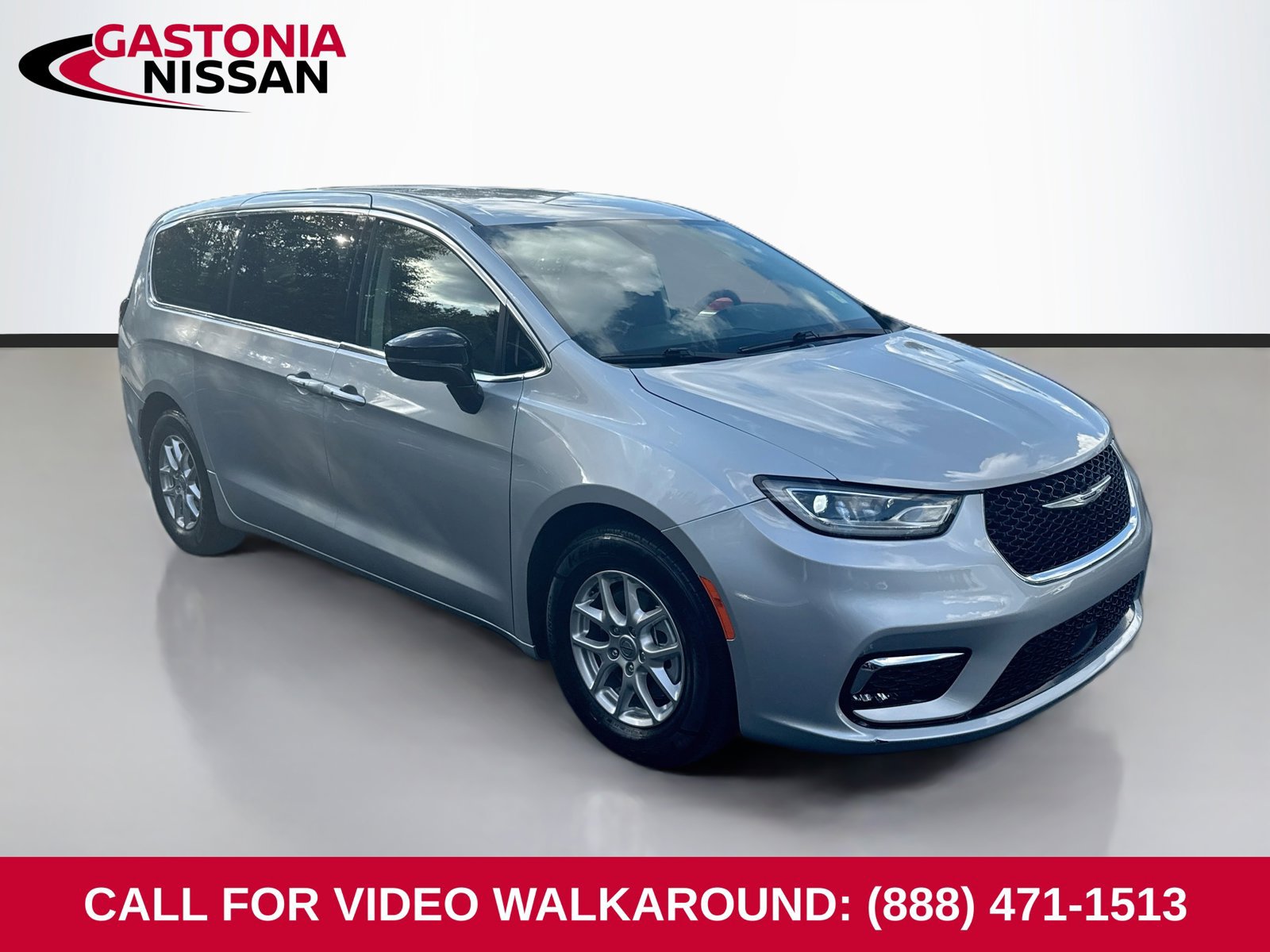Used 2024 Chrysler Pacifica Touring-L