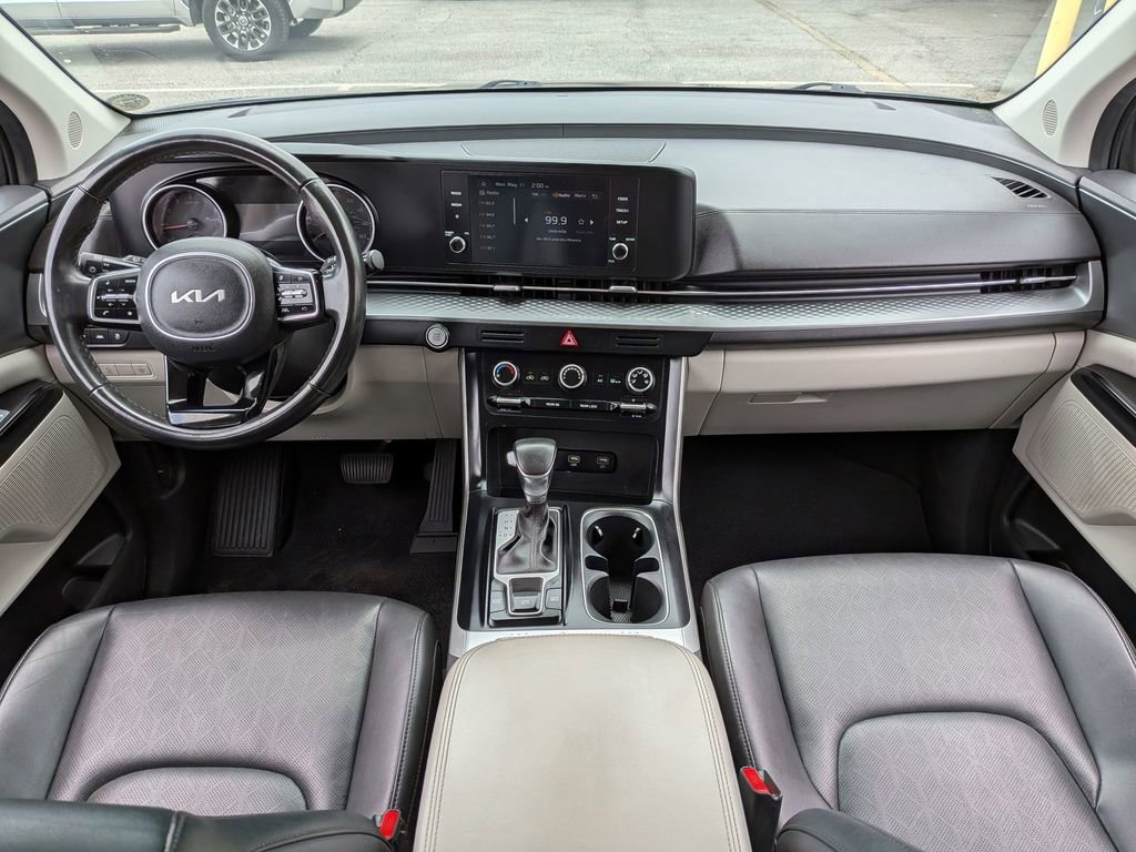 Used 2023 Kia Carnival LX FWD image 24