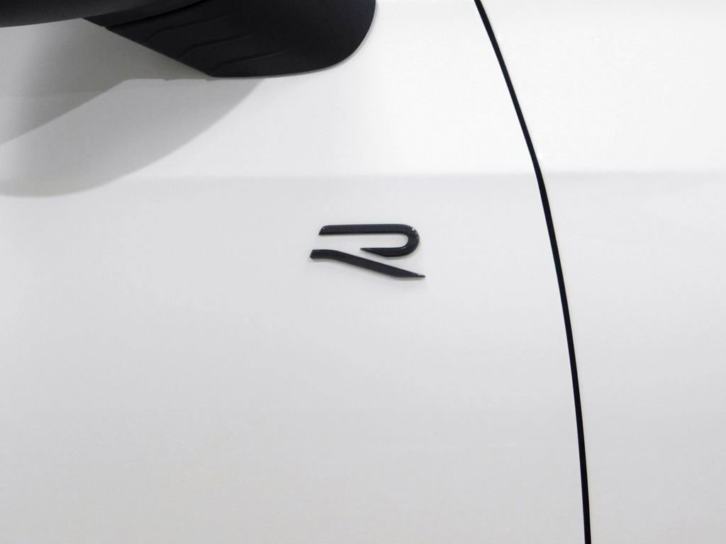 Used 2025 Volkswagen Golf R Black Edition image 11